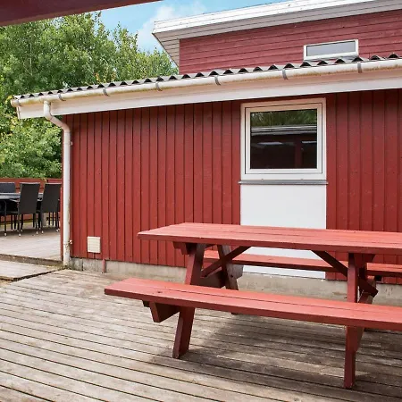 Five-bedroom Holiday In 1