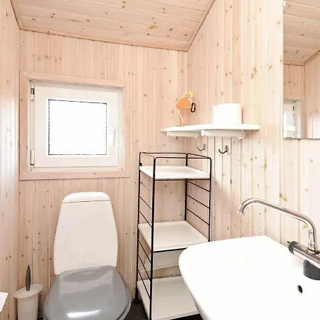 Five-bedroom Holiday In 1 Fanø