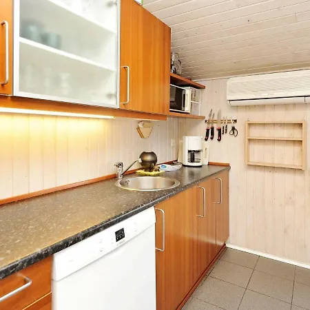 Five-bedroom Holiday In 1