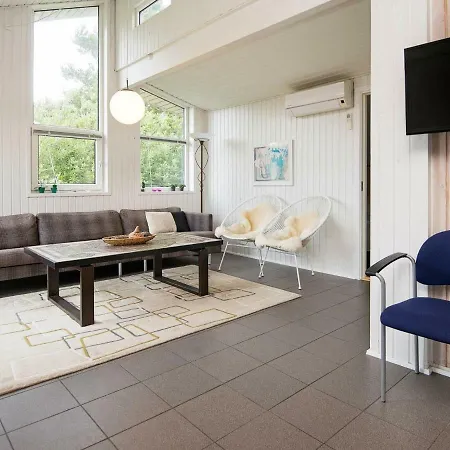 Five-bedroom Holiday In 1 Fanø
